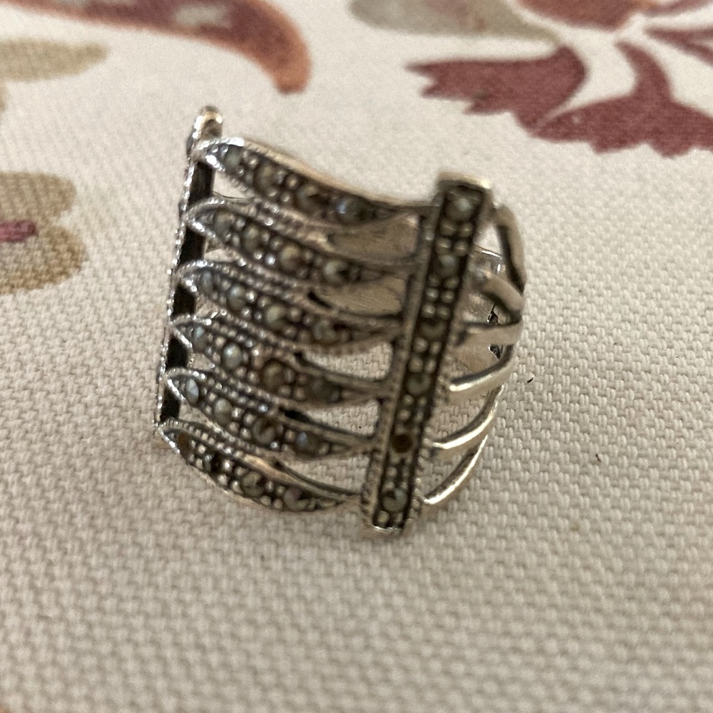 Marcesite ring